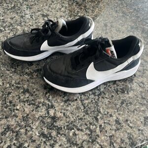 Woman’s Nike Debut waffle shoes